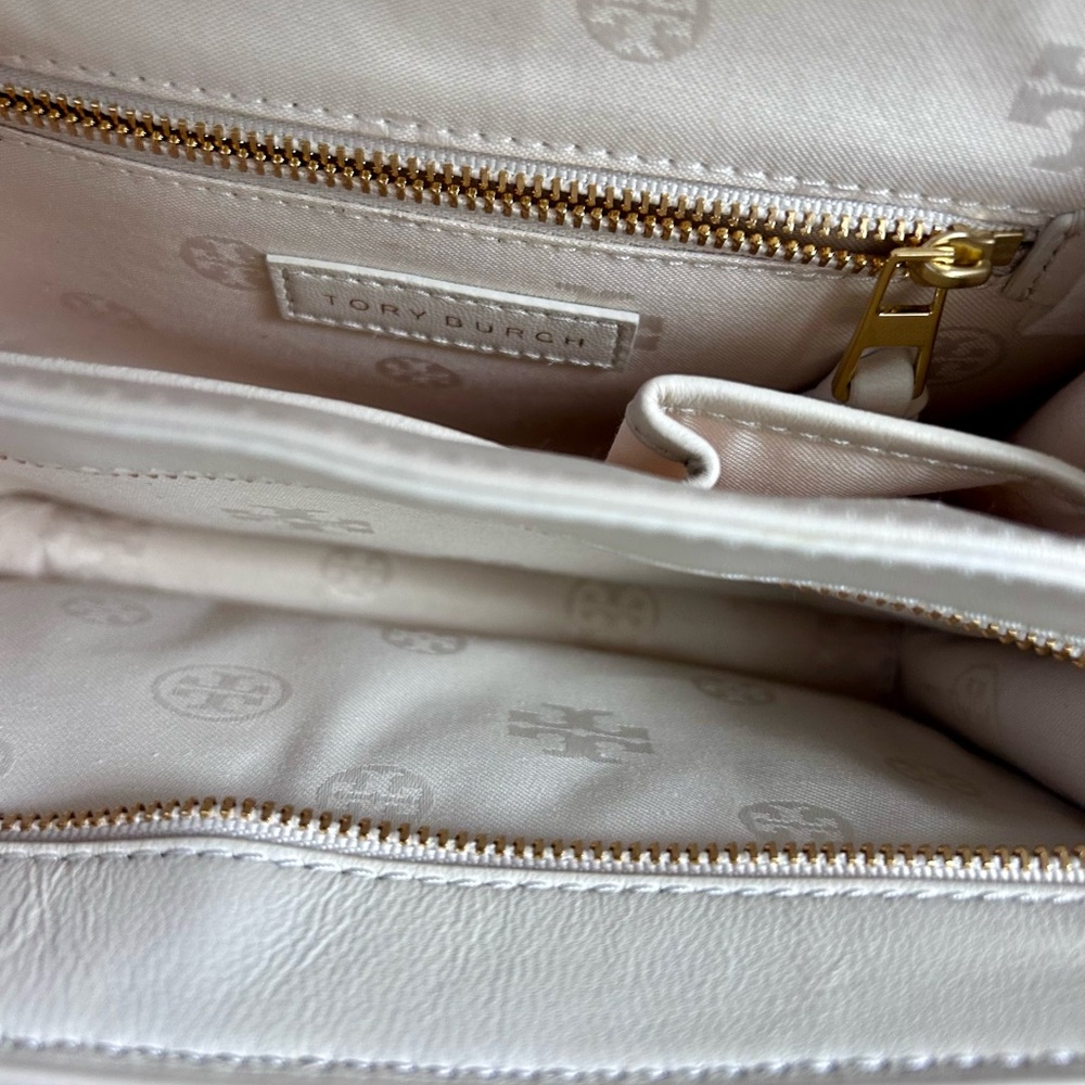 Tory Burch Fleming Convertible Soft Leather Crossbody Bag - Picture 5 of 9